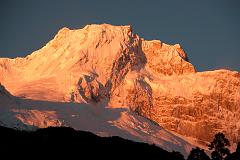 Manaslu 07 02 Ngadi Chuli Close Up Sunrise From Syala